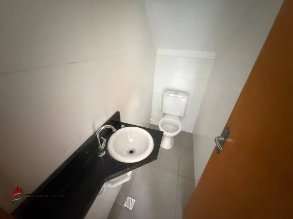 Imagem Sobrado com 2 dormitórios à venda, 51 m² por R$ 300.000,00 - Maracanã - Praia Grande/SP