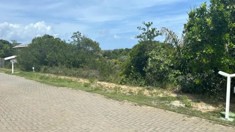 Imagem Terreno em Condomínio à venda em Praia do Forte, Mata de São João - Condomínio Ilha dos Pássaros