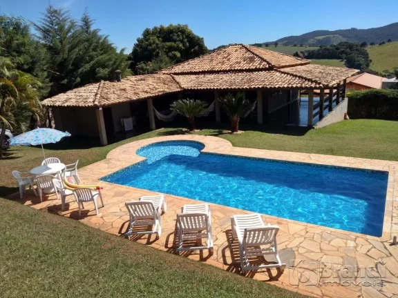 Imagem Ótima chácara com piscina.