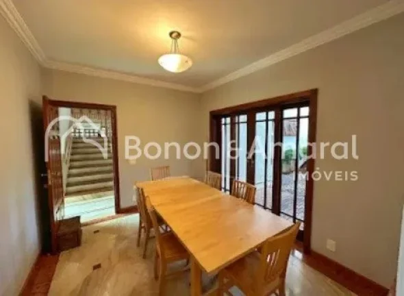 Imagem ...#34;Luxuosa Residência de 822m² com Suítes Master, Área de Lazer Completa e Acabamento de Alto Padrão...#34;