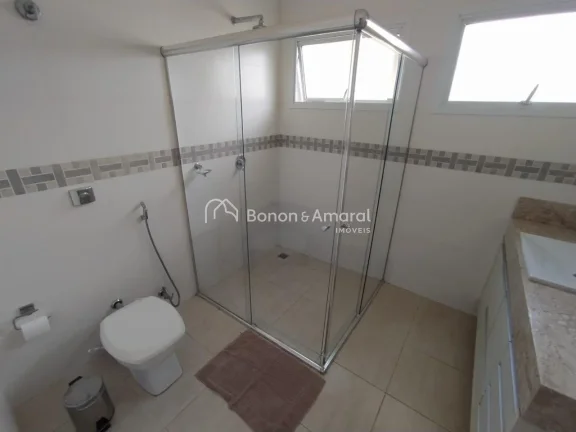 Imagem Casa com 215 m² de área construída em terreno de 300 m². O imóvel conta com living integrado em...