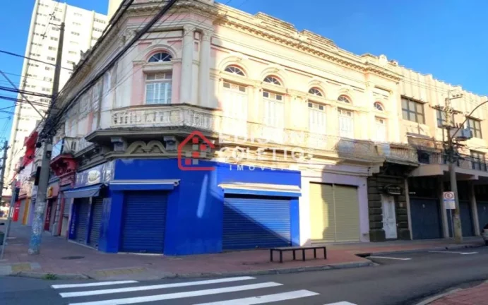 "Chave na Mão" Salão comercial para alugar no centro, esquina com a Rua Governador Pedro de Toledo, em Piracicaba