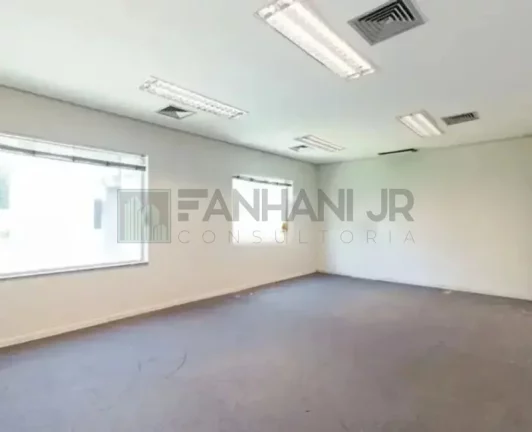 Imagem Casa Comercial para Locação no Jardim Europa, São Paulo-SP: 6 Salas, 4 Banheiros, 10 Vagas de Garagem, 1.003m² de Área.