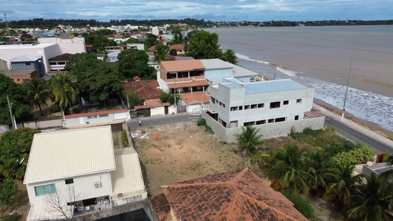 Imagem Tour Virtual 360: Vista Deslumbrante do Mar: Lote Exclusivo em um Bairro Comercial - Descubra Agora!