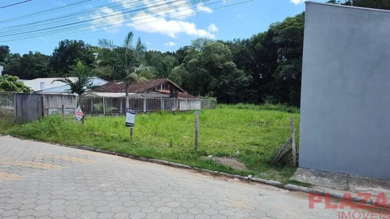Imagem Terreno Amplo de 260m² em Itacolomi a 800 Metros da Praia!