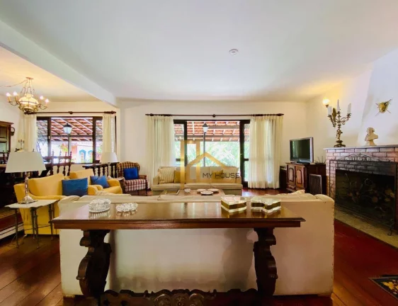 Imagem Casa principal linear 3 quartos sendo 1 suíte à venda, 230 m² - 3 min da feirinha do Alto - Teresópolis/RJ
