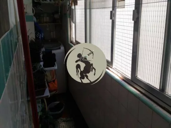 Imagem SEM ELEVADOR TERCEIRO ANDAR MAS COM GARAGEM DEMARCADA