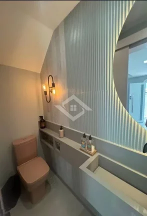 Imagem Casa duplex em condomínio com piscina privativa ,linda arquitetura