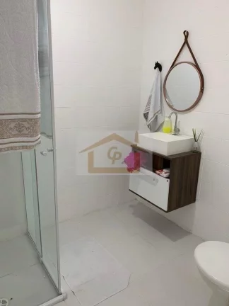 Imagem Charmosa, casa praticamente térrea, 3 suítes, 3 vagas *escritório