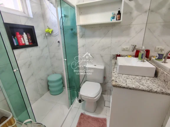 Imagem Apartamento reformado com vista, 50 metros da praia nas Pitangueiras: 3 quartos, 1 suíte, 2 salas, 3 banheiros, 1 vaga, 134m²!