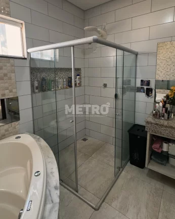Imagem Casa com 3 suítes, master com closet e hidromassagem, Piscina, Área gourmet