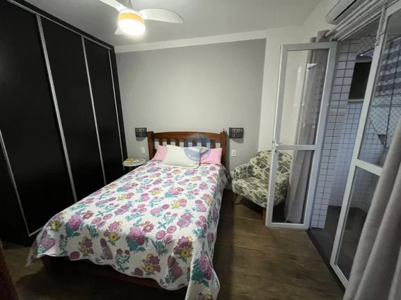 Imagem Ótimo apartamento a venda em Santos no Gonzaga av. da praia.