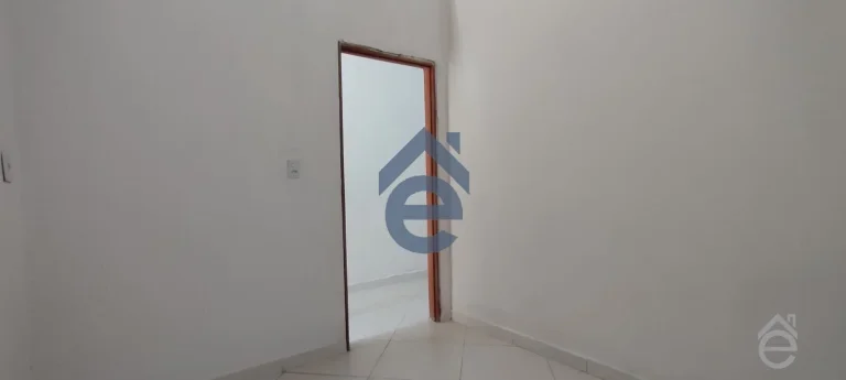 Imagem Casa à venda na Ponta Grossa, frente para 2 ruas, arejado, 2/4, ótimo local