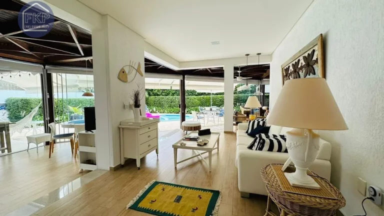 Imagem Casa Alto Padrão 4 dormitórios!