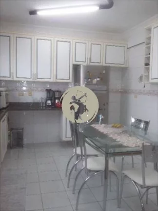 Imagem SALA 3 AMBIENTES AMPLA, 4 QUARTOS SENDO 2 SUÍTES, COZINHA AMPLA, ÁREA DE SERVIÇO, WC E DISPENSA, ...