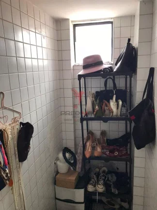 Imagem Apartamento em Manaíra . Com varanda e vista parcial do mar. Dependência