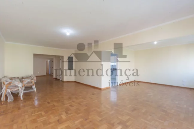 Imagem Apartamento na Rua Maranhão com 4 dormitórios (1 suíte) e 2 vagas, 220m2