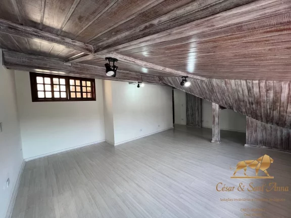 Imagem Apartamento Duplex na região central de Campos do Jordão