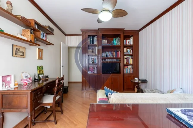 Imagem Apartamento de Luxo em Pinheiros: 4 Quartos, 2 Suítes, 5 Banheiros, 2 Vagas de Garagem, 224m² - São Paulo-SP.