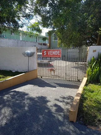 Imagem Terreno plano medindo 13X45 metros. Perfazendo uma área total de 585m².
Edícula 1° contém 2 dormitórios, sala, cozinha e bwc.
Edícula 2° possui 2 dormitórios, sala, cozinha, banheiro e lavanderia.
Barracão da frente tem área total de 90m². *Estuda-se 50% 