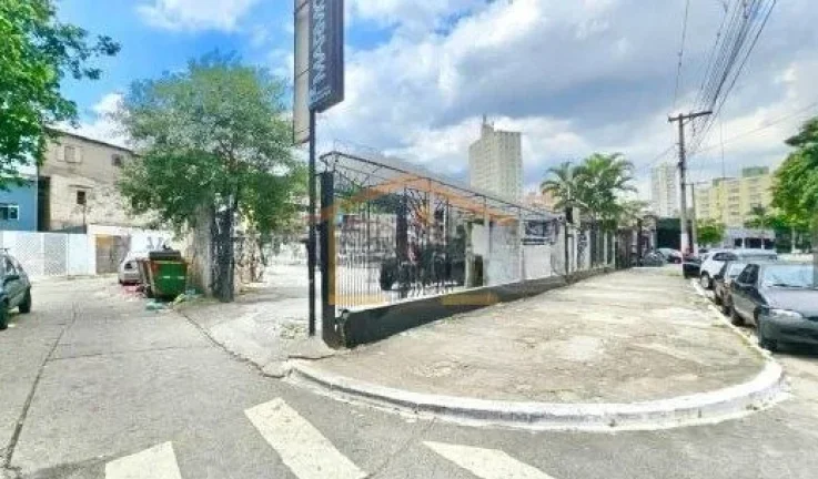 Imagem Imóvel comercial com aproximadamente 600m², sendo cerca de 30 metros de fachada em curva positiva ...