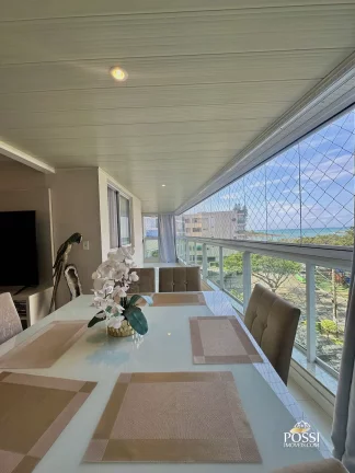 Imagem Residência de 3 Quartos com Vista para o Mar e o Morro do Moreno na Praia da Costa
