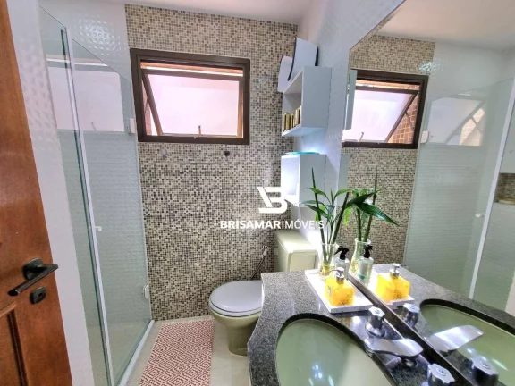 Imagem PITANGUEIRAS- DUAS QUADRAS DA PRAIA , TOTALMENTE REFORMADO E DECORADO, 02 VAGAS DE GARAGEM NO PRÉDIO.