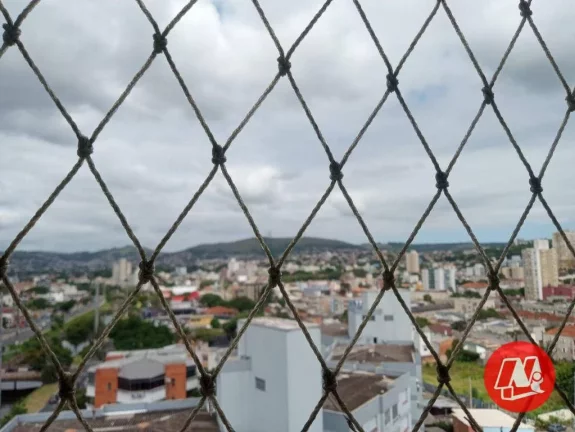 Imagem No Partenon, 2 dormitórios, vaga e infraestrutura.