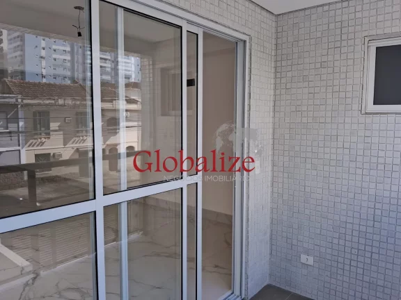 Imagem Casa Sobreposta Alta em Santos no bairro do Embaré próximo a Aparecida com piscina por R$ 1.450.000,00.