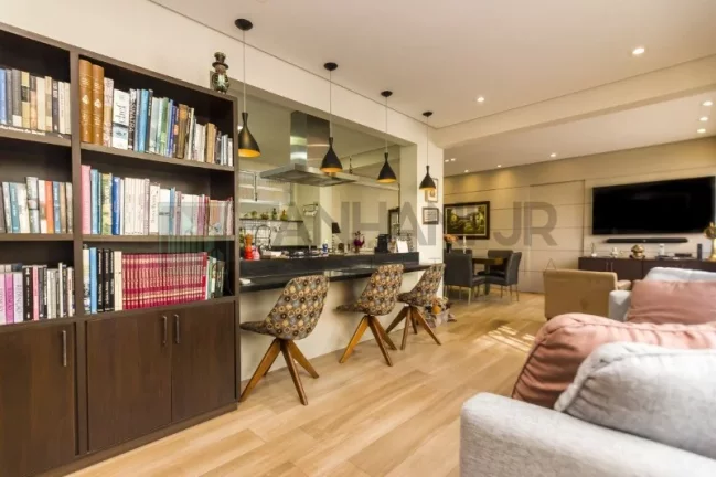 Imagem Apartamento de luxo à venda em São Paulo-SP, Jardim Europa: 3 quartos, 1 suíte, 3 salas, 4 banheiros, 3 vagas, 142m². Venha conferir!