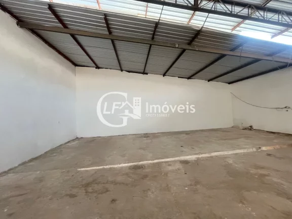 Imagem Galpão Comercial para Locação em Campo Grande-MS, Bairro Lagoa Dourada: 1 Sala, 1 Banheiro, 330m² de Área