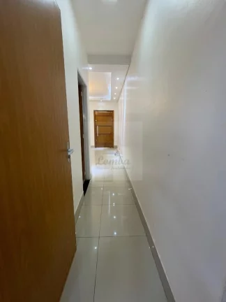 Imagem Casa em Condomínio para Locação em Cuiabá-MT (Jardim Mossoró) - 3 Quartos, 2 Suítes, 1 Sala, 2 Vagas de Garagem!