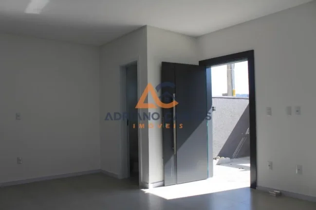 Imagem Lindo sobrado novo com 3 dormitórios sendo 1 suíte no Gravatá em Navegantes! Adriano Carpes Imóveis Vende