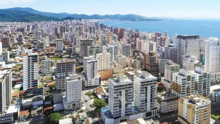 Imagem Apartamento 3 dormitórios para Venda em Itapema, meia praia, 3 dormitórios, 3 suítes, 4 banheiros, 2 vagas