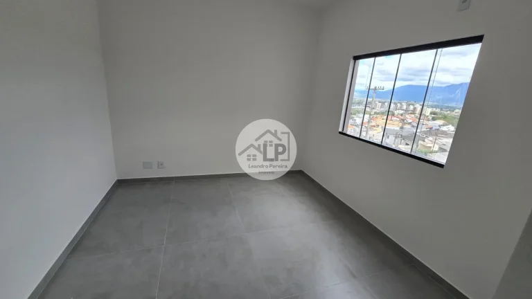 Imagem Casa 180m² - 3 Qts (2 Suítes c/ Closet) - Ipiranga II (Melhor Bairro de Resende)