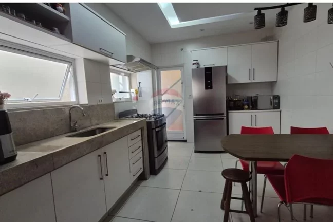 Imagem Casa á venda com 6 quartos com 316 m² Taquara, Rio de Janeiro.