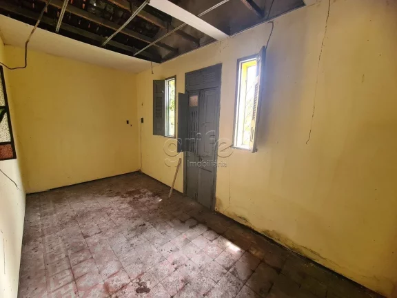 Imagem Casa a venda na Rua Senador Alencar, 1301 - Centro, com 2 quartos, 2 banheiros, Quintal e 1 Vaga de ...