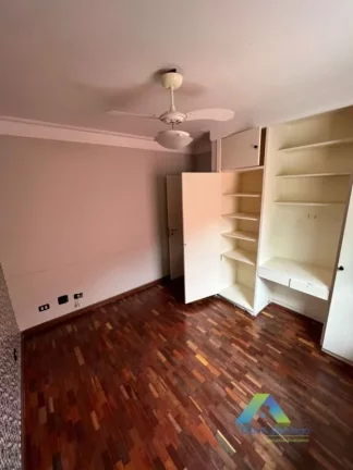 Imagem Jabaquara Sobrado 200M², 3 dormitórios, 1 suíte, 4 vagas a 10 minutos da estação do metro Jabaquara !!!