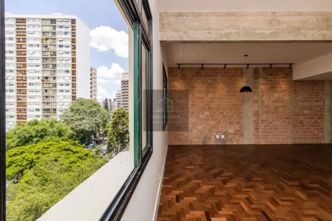Imagem Apartamento Reformadíssimo com 3 suites 1 vaga prox Metro