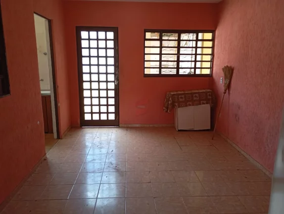 Imagem CASA com 3 dormitórios à venda com 360m² por R$ 750.000,00 no bairro Capão da Imbuia - CURITIBA / PR