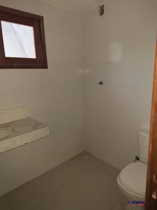 Imagem OPORTUNIDADE VENDO CASA DE 4/4 SENDO DUAS SUITE DE VERANEIO - CAMAÇARI