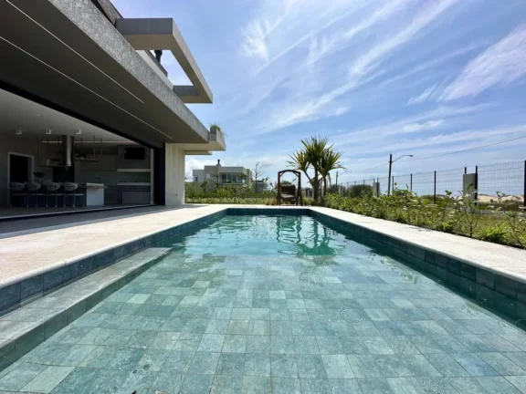 Imagem Casa em Condominio 5 Dormitórios - Bairro Capão Novo