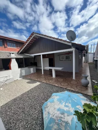 Imagem Casa com 3 dormitórios e 3 vagas de garagem - Ubatuba | São Francisco do Sul/SC