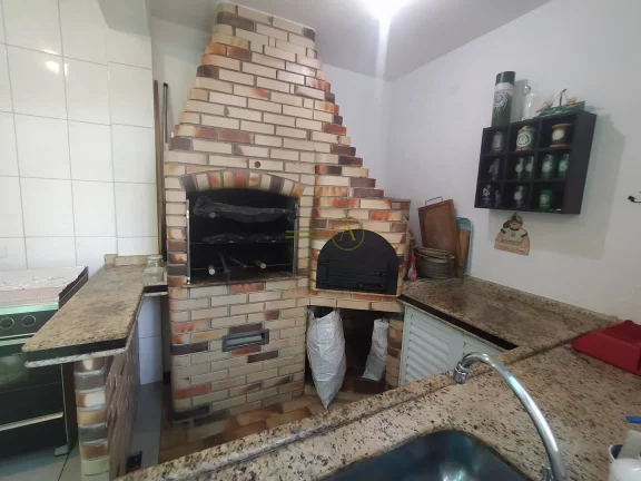 Imagem Casa a 500m da Praia de Peruibe, 4 dorms perto de toda rede comercial