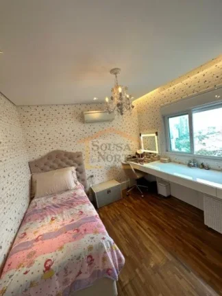 Imagem Apartamento alto padrão, 215m², 4 dormitórios, sendo 3 suítes, escritório, sala ampla para dois...