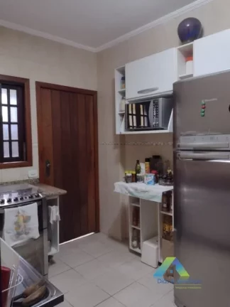Imagem Sobrado com 4 Quartos e 4 banheiros à Venda, 175 m² por R$ 864.990