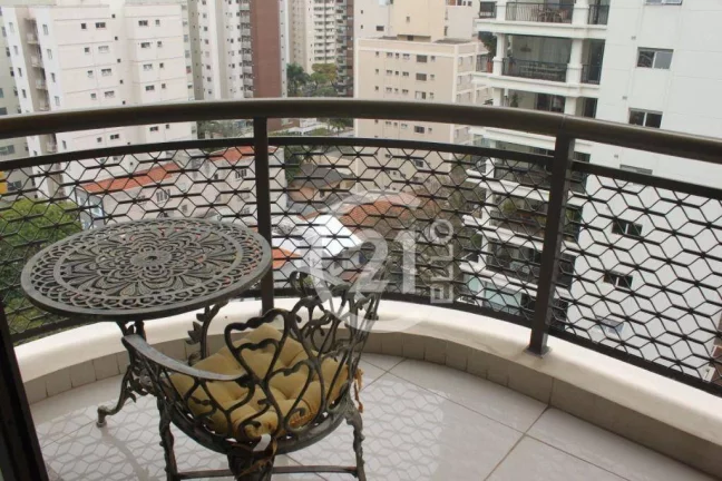 Imagem Na melhor rua de Moema, 159m², 4 suítes