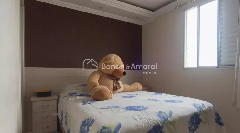 Imagem Características do Imóvel:
3 Quartos (sendo 1 suíte), todos com guarda-roupas planejados e janela...