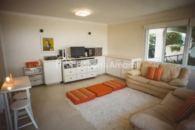 Imagem Casa de condomínio com 498 m² e 6 quartos
