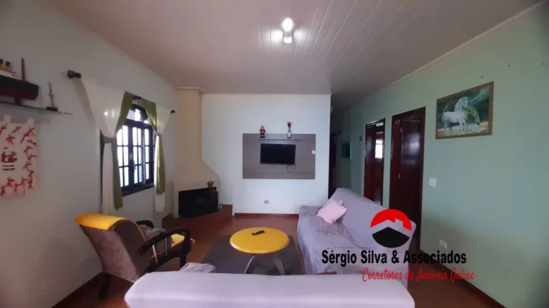 Imagem Linda Casa a Venda na Região do Brancas Nuvens em Campos do Jordão - SP.